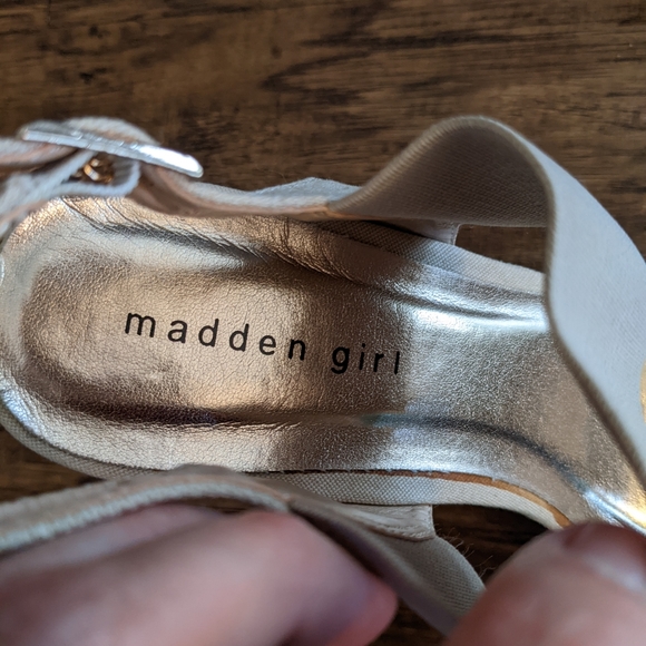 Madden Girl Wedges - Picture 5 of 9